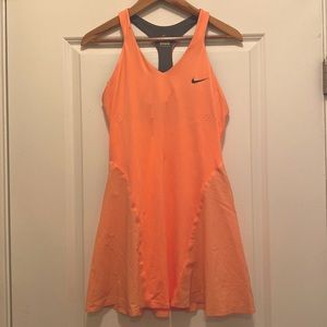 Women’s Tennis Dress Size M New w/o tags